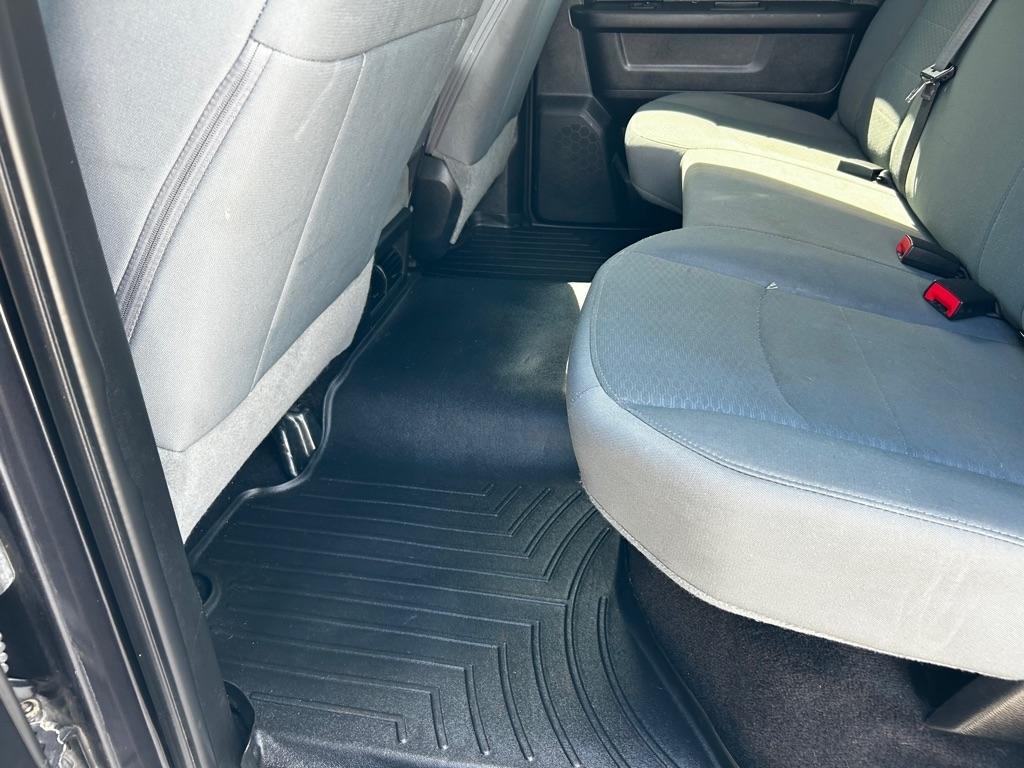 RAM 2500 Tradesman 4x4 Crew Cab 6'4" Box 2017
