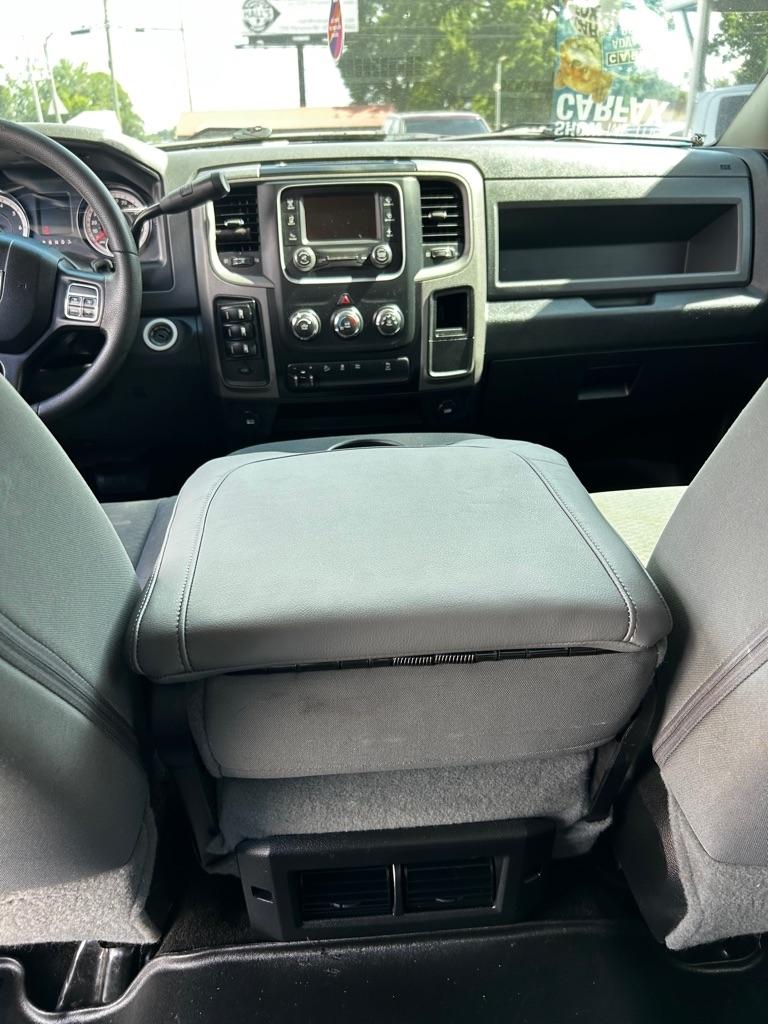 RAM 2500 Tradesman 4x4 Crew Cab 6'4" Box 2017