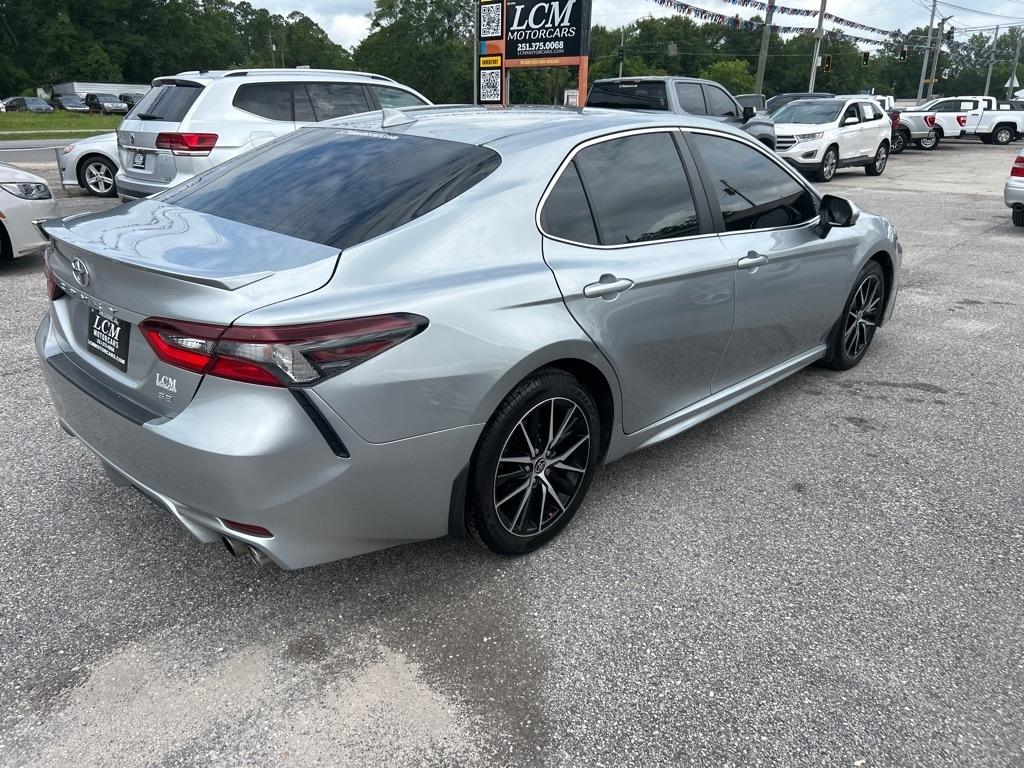 Toyota Camry SE Auto (Natl) 2021