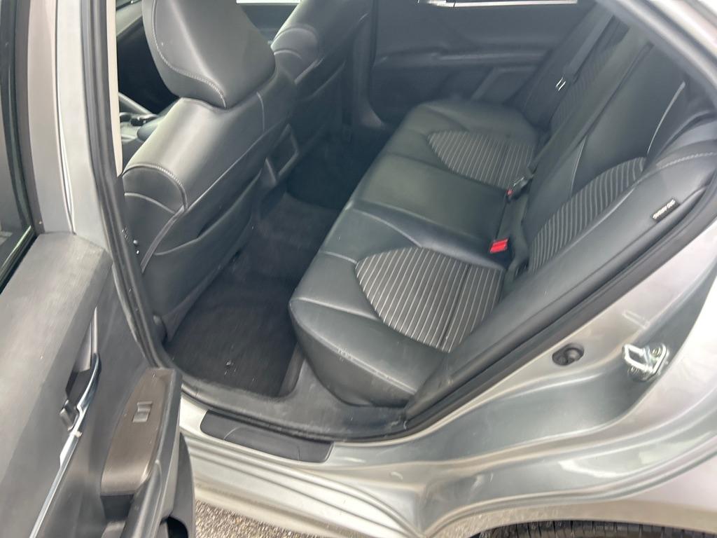 Toyota Camry SE Auto (Natl) 2021
