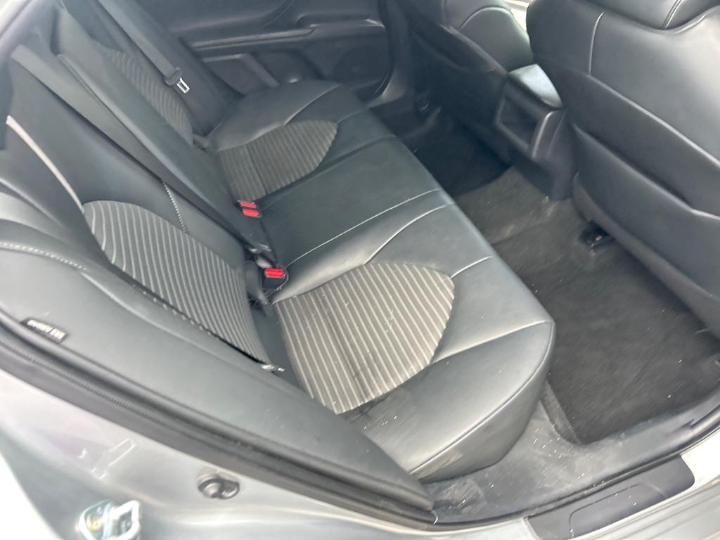 Toyota Camry SE Auto (Natl) 2021