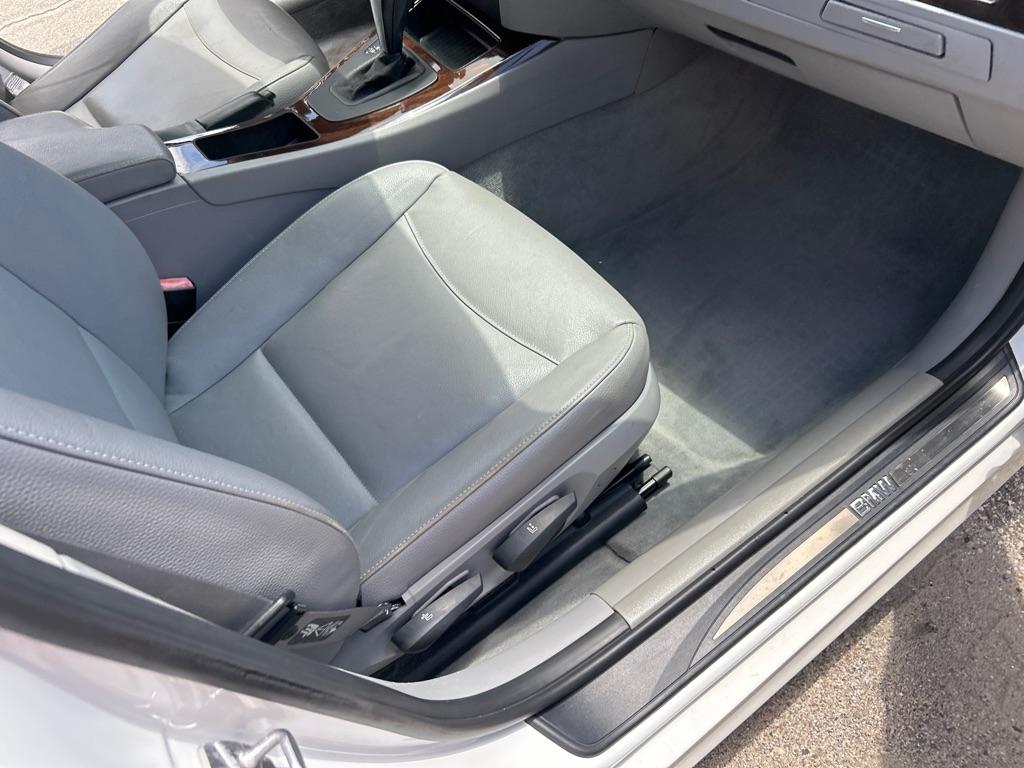 BMW 3 Series 4dr Sdn 328i RWD South Africa 2011