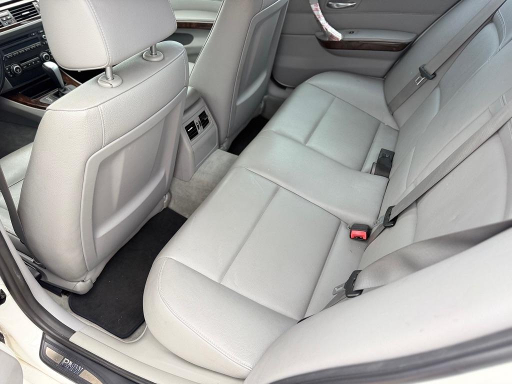 BMW 3 Series 4dr Sdn 328i RWD South Africa 2011