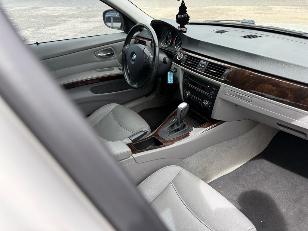 BMW 3 Series 4dr Sdn 328i RWD South Africa 2011
