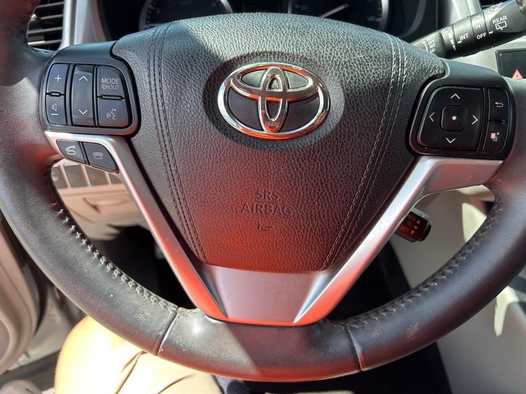 Toyota Highlander AWD 4dr V6 XLE (Natl) 2015