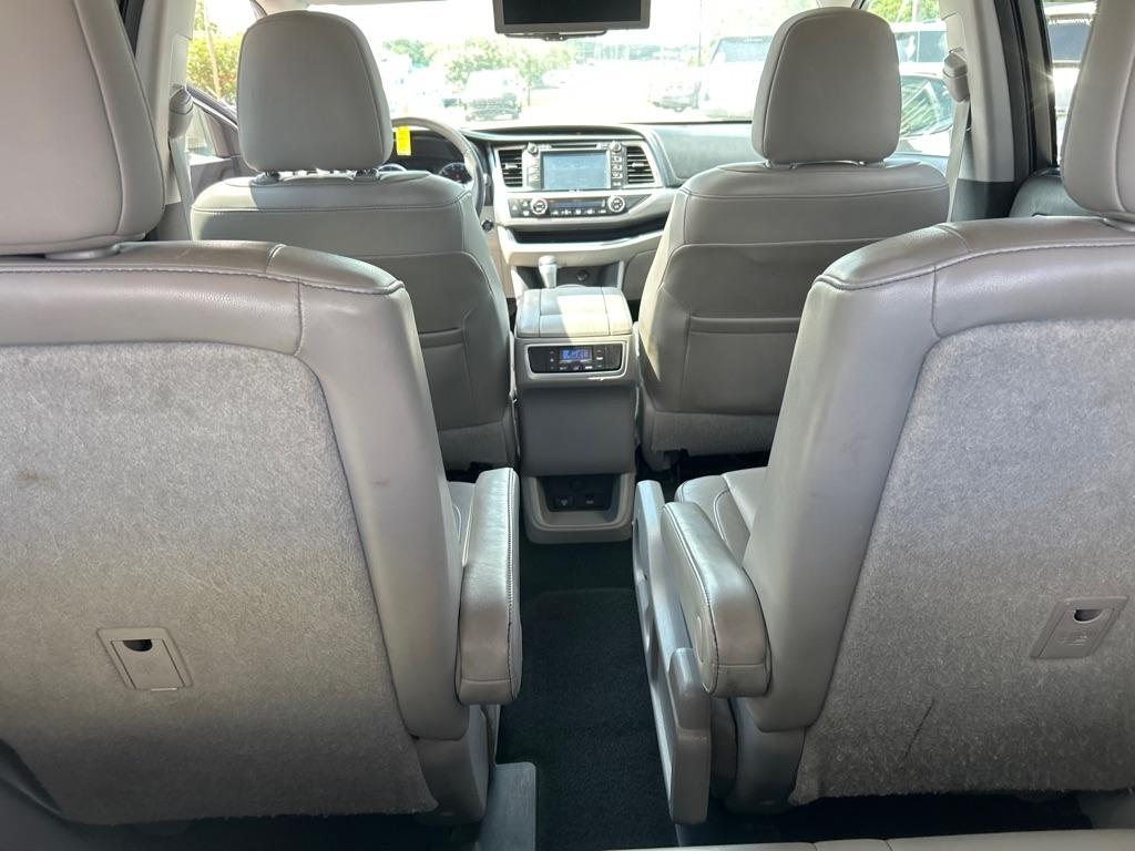 Toyota Highlander AWD 4dr V6 XLE (Natl) 2015