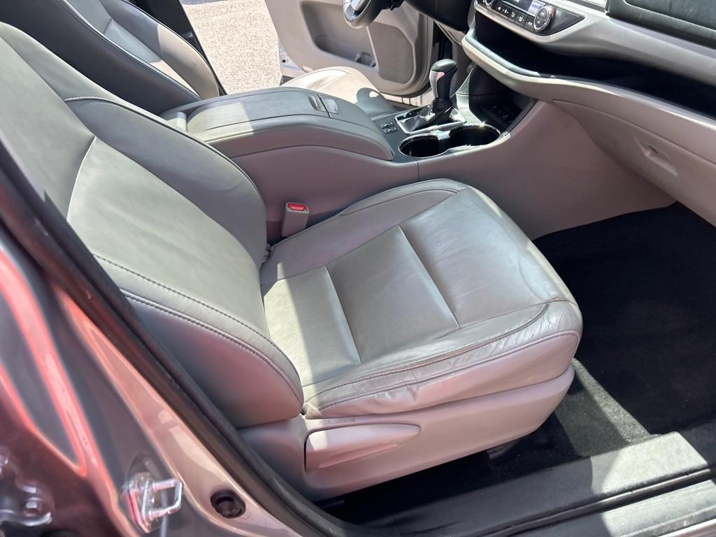 Toyota Highlander AWD 4dr V6 XLE (Natl) 2015