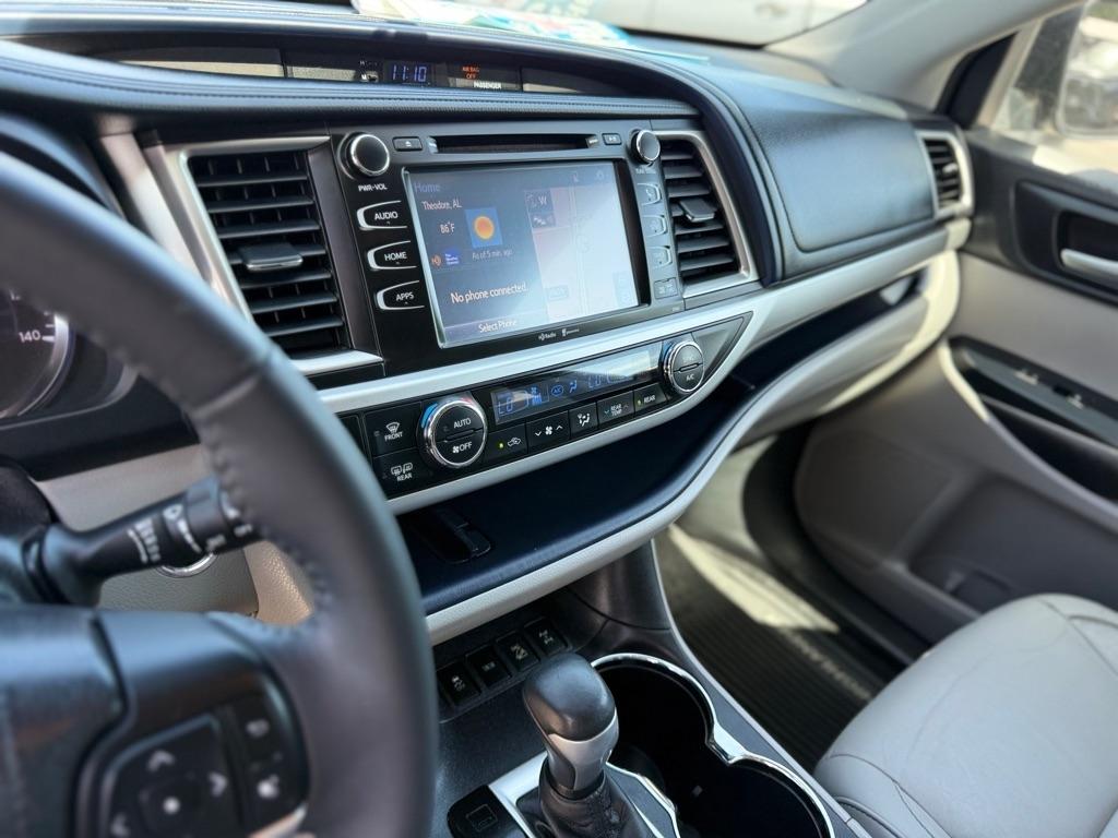 Toyota Highlander AWD 4dr V6 XLE (Natl) 2015