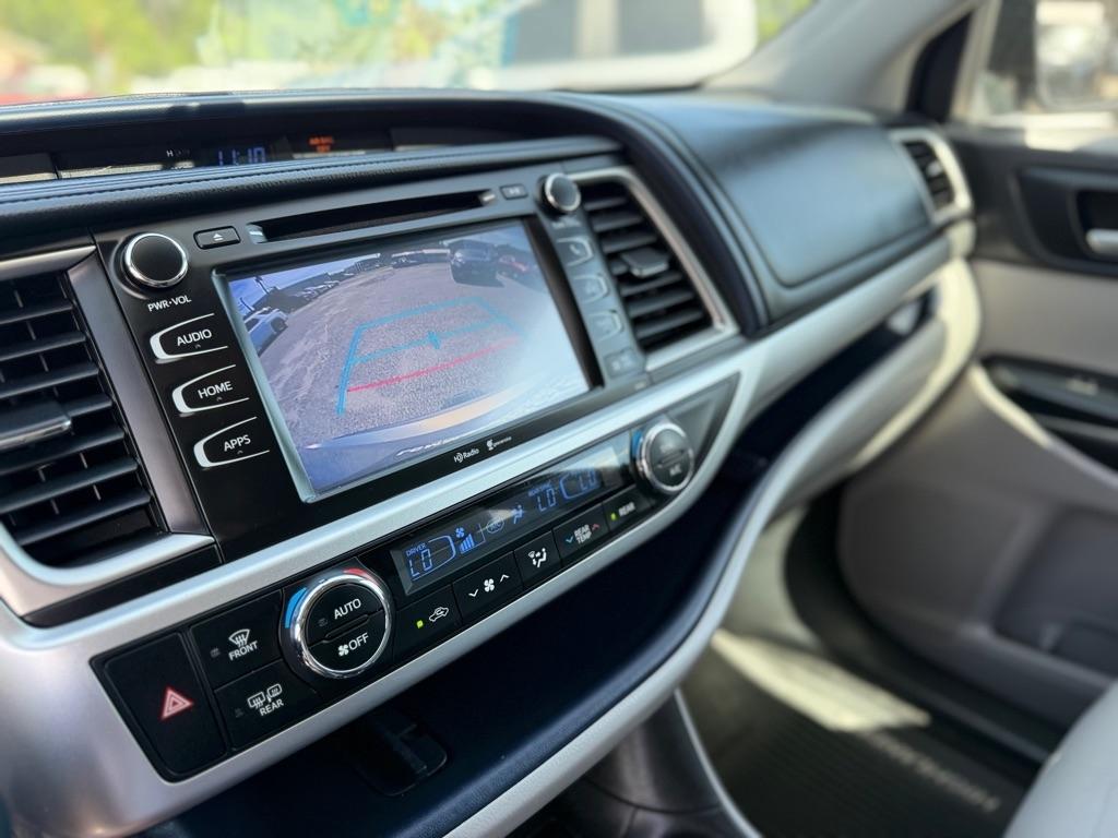 Toyota Highlander AWD 4dr V6 XLE (Natl) 2015