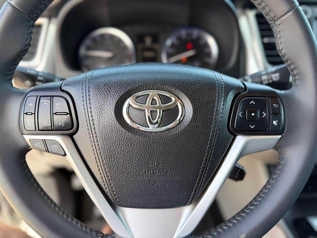 Toyota Highlander AWD 4dr V6 XLE (Natl) 2015