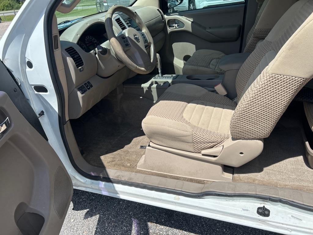 Nissan Frontier 2WD King Cab V6 Auto SV 2014
