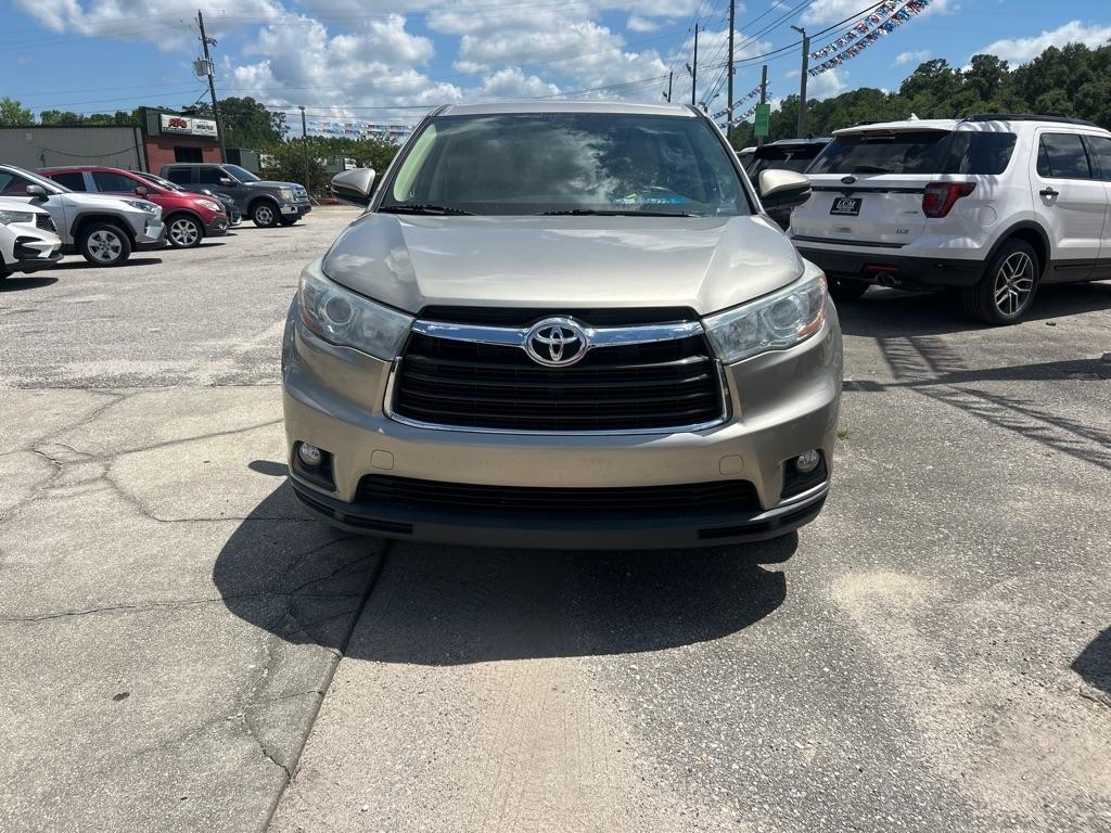 Toyota Highlander FWD 4dr V6 LE Plus (Natl) 2015