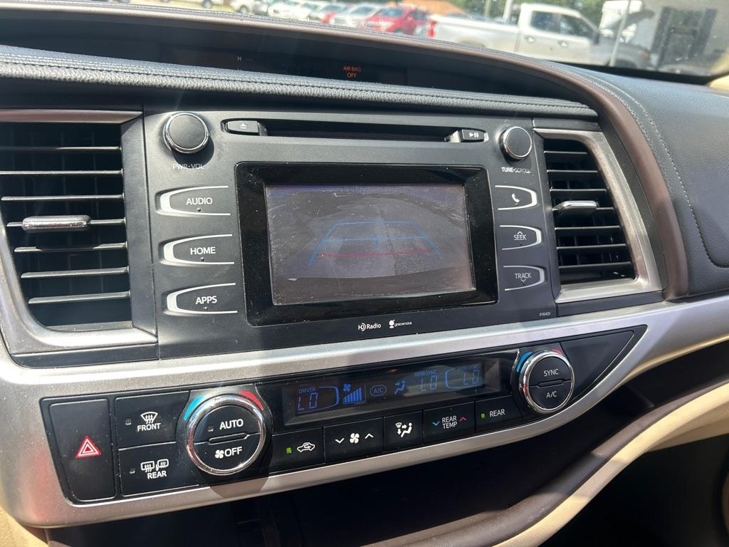 Toyota Highlander FWD 4dr V6 LE Plus (Natl) 2015
