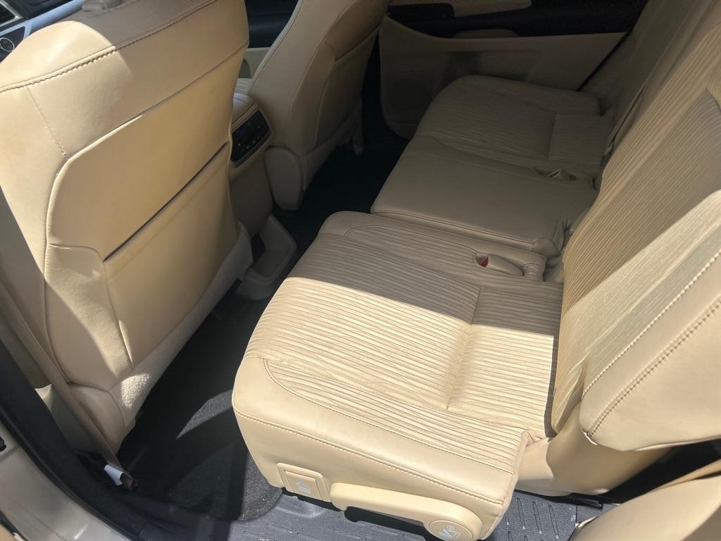 Toyota Highlander FWD 4dr V6 LE Plus (Natl) 2015