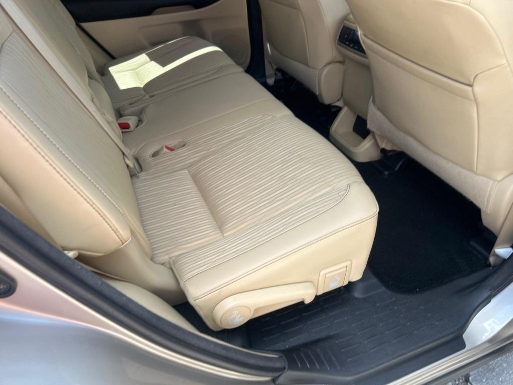 Toyota Highlander FWD 4dr V6 LE Plus (Natl) 2015