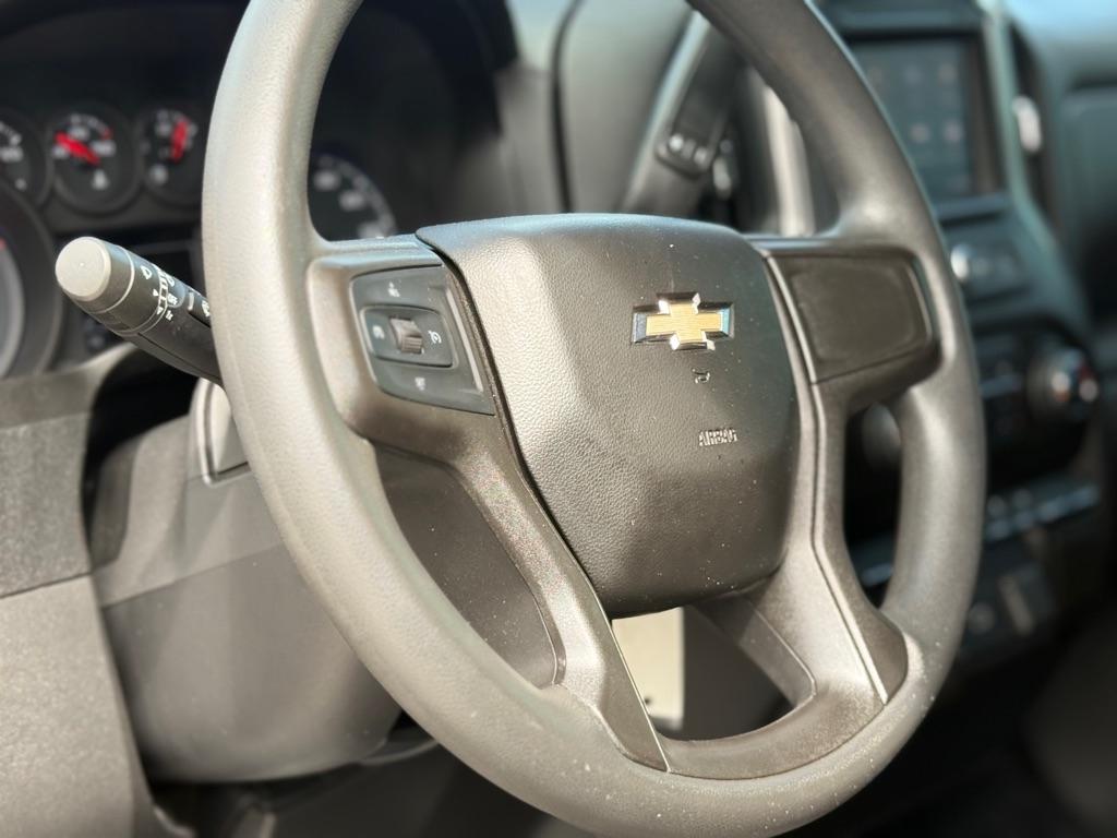 Chevrolet Silverado 1500 2WD Crew Cab 157" Custom 2020