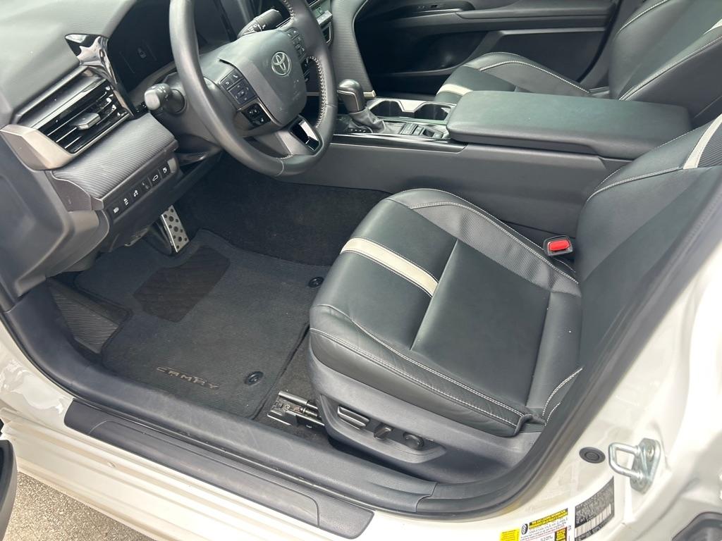 Toyota Camry XLE (Natl) 2025