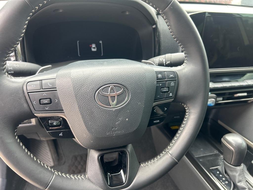 Toyota Camry XLE (Natl) 2025