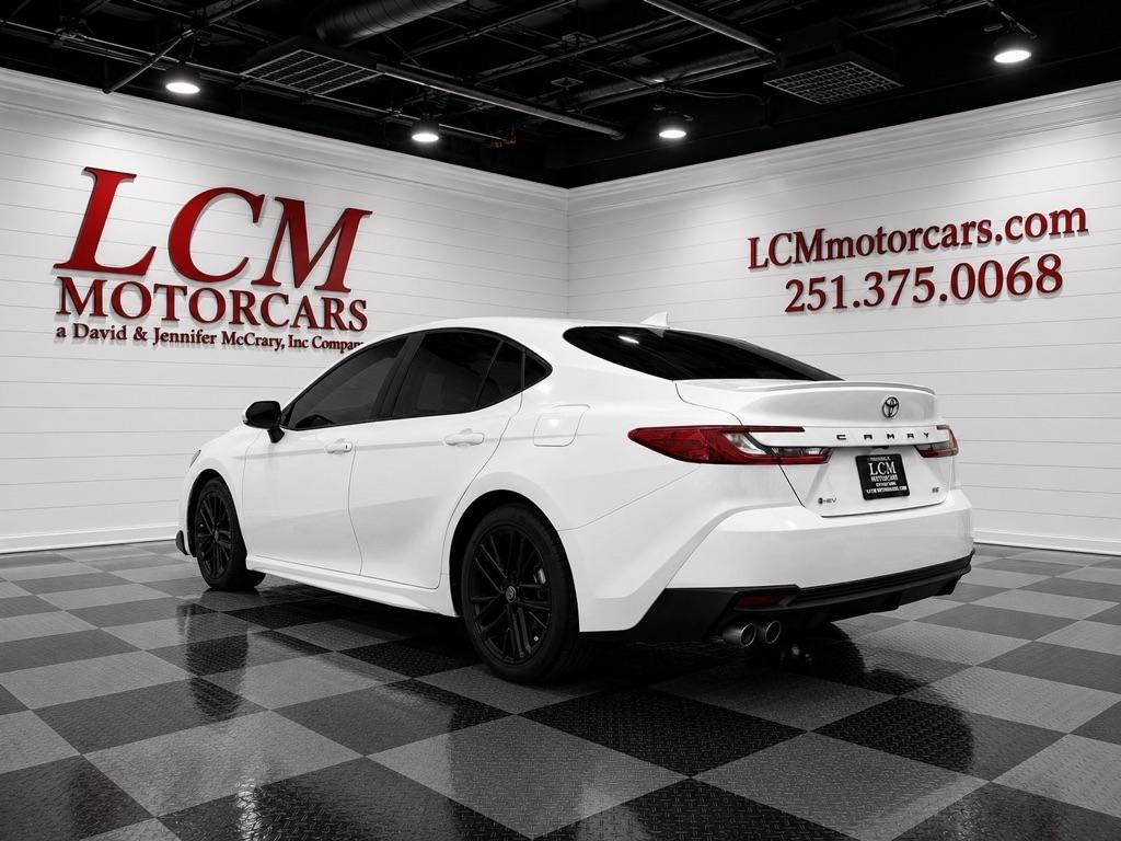 Toyota Camry SE Hyb 4D Sedan FWD 2025
