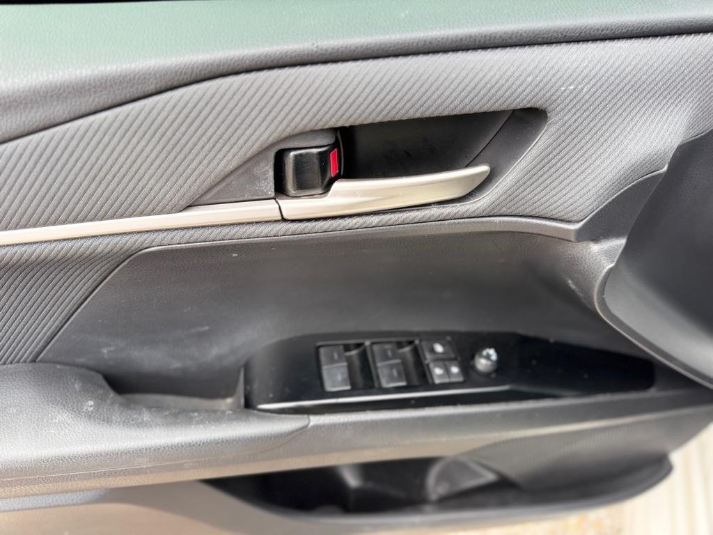 Toyota Camry SE Hyb 4D Sedan FWD 2025