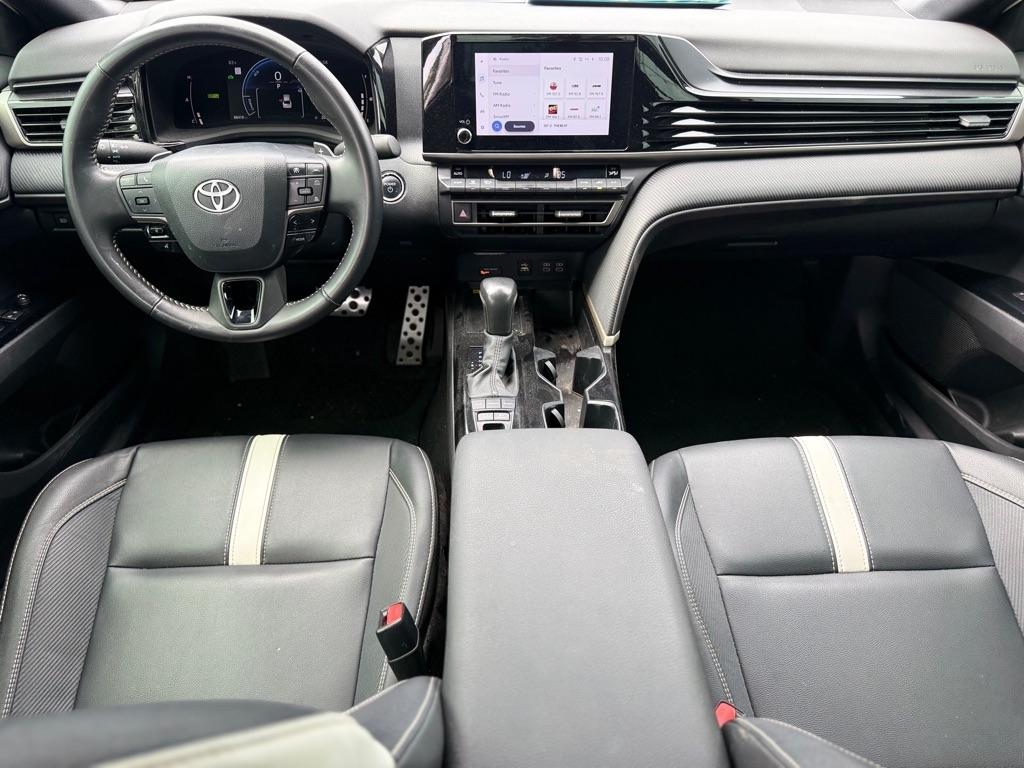 Toyota Camry SE Hyb 4D Sedan FWD 2025