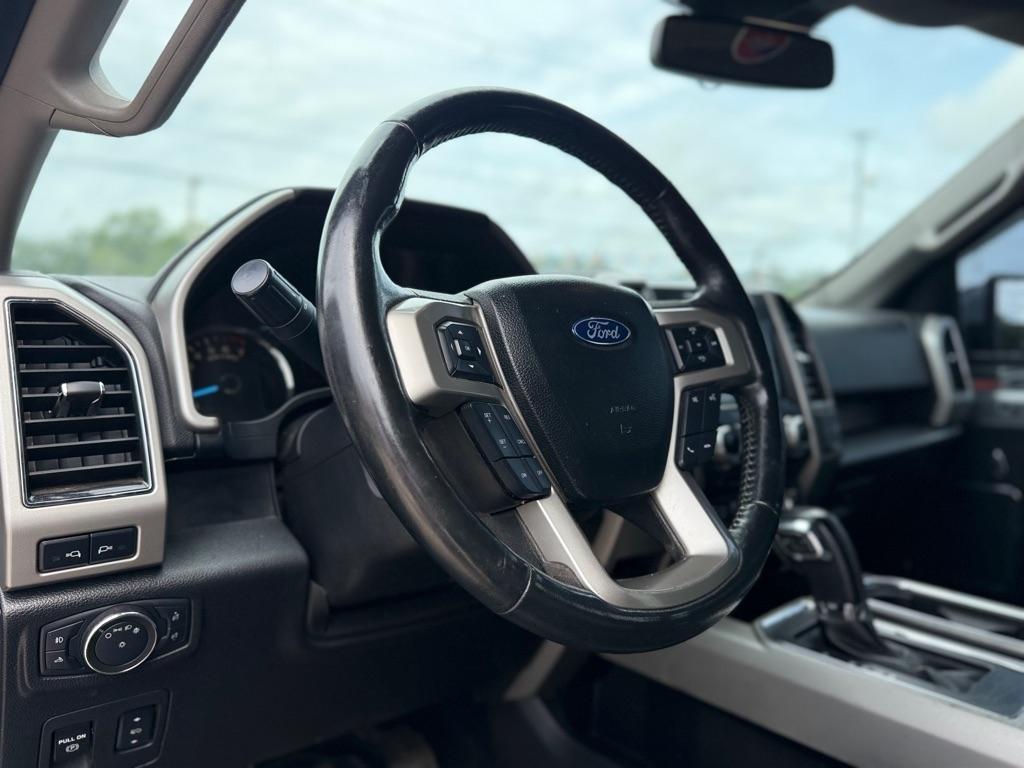Ford F-150 SuperCrew 150" Lariat 4WD 2018