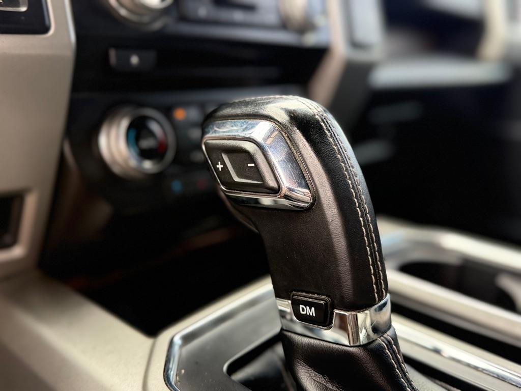 Ford F-150 SuperCrew 150" Lariat 4WD 2018