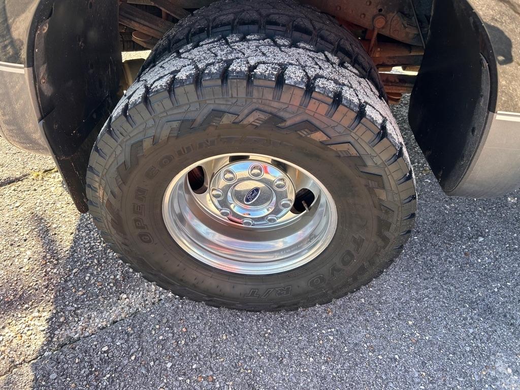 Ford Super Duty F-350 DRW Crew Cab 172" Lariat 4WD 2012