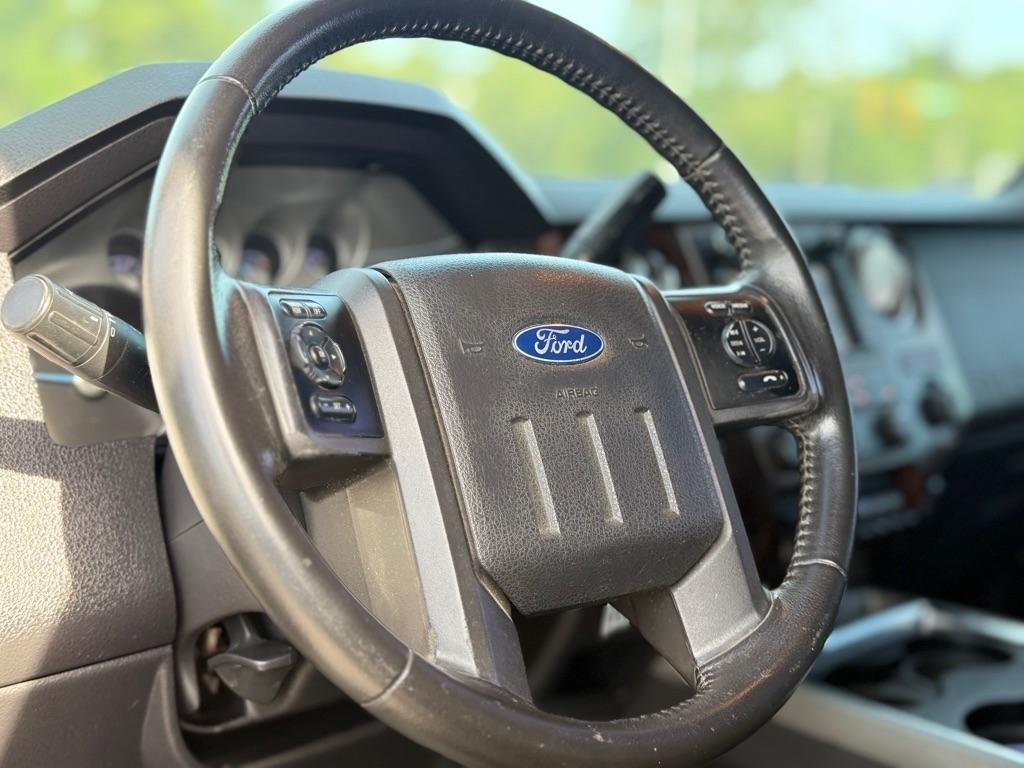 Ford Super Duty F-350 DRW Crew Cab 172" Lariat 4WD 2012