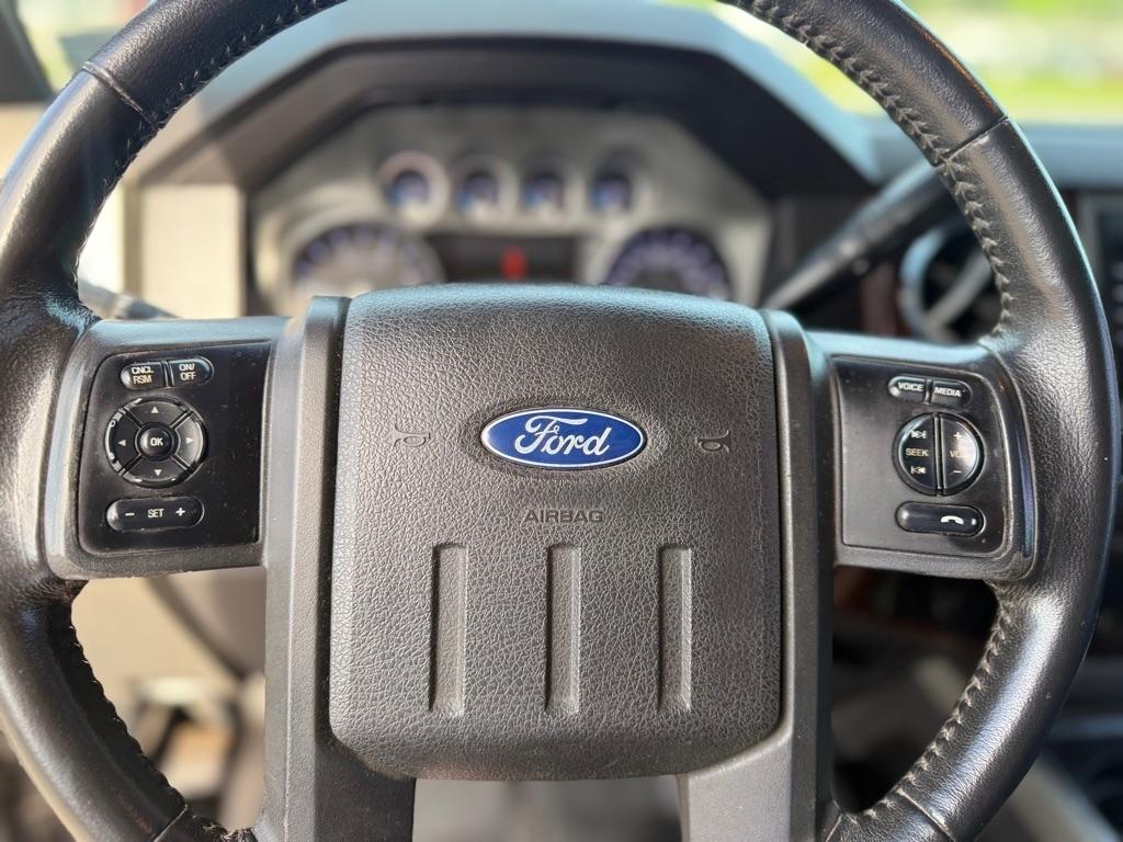 Ford Super Duty F-350 DRW Crew Cab 172" Lariat 4WD 2012