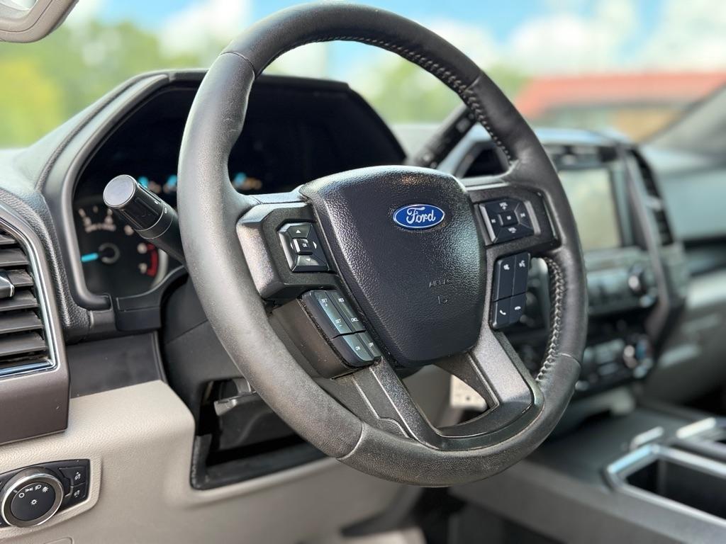 Ford F-150 XLT SuperCrew Short Bed 4WD 2019