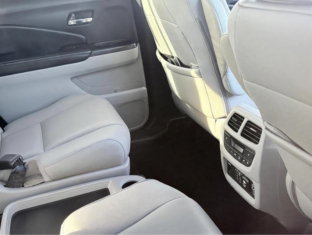 Honda Pilot Touring 7-Passenger 2WD 2020
