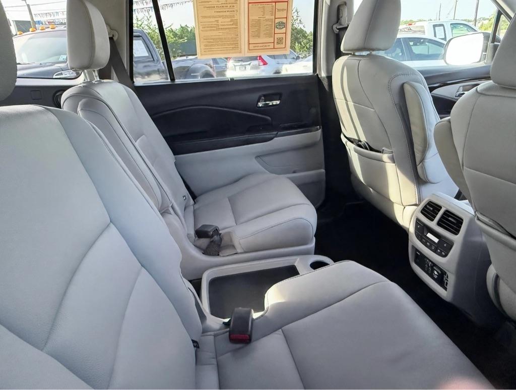Honda Pilot Touring 7-Passenger 2WD 2020