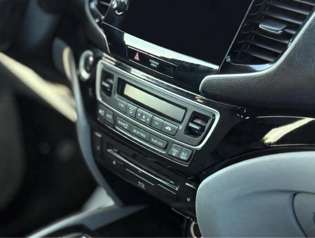 Honda Pilot Touring 7-Passenger 2WD 2020