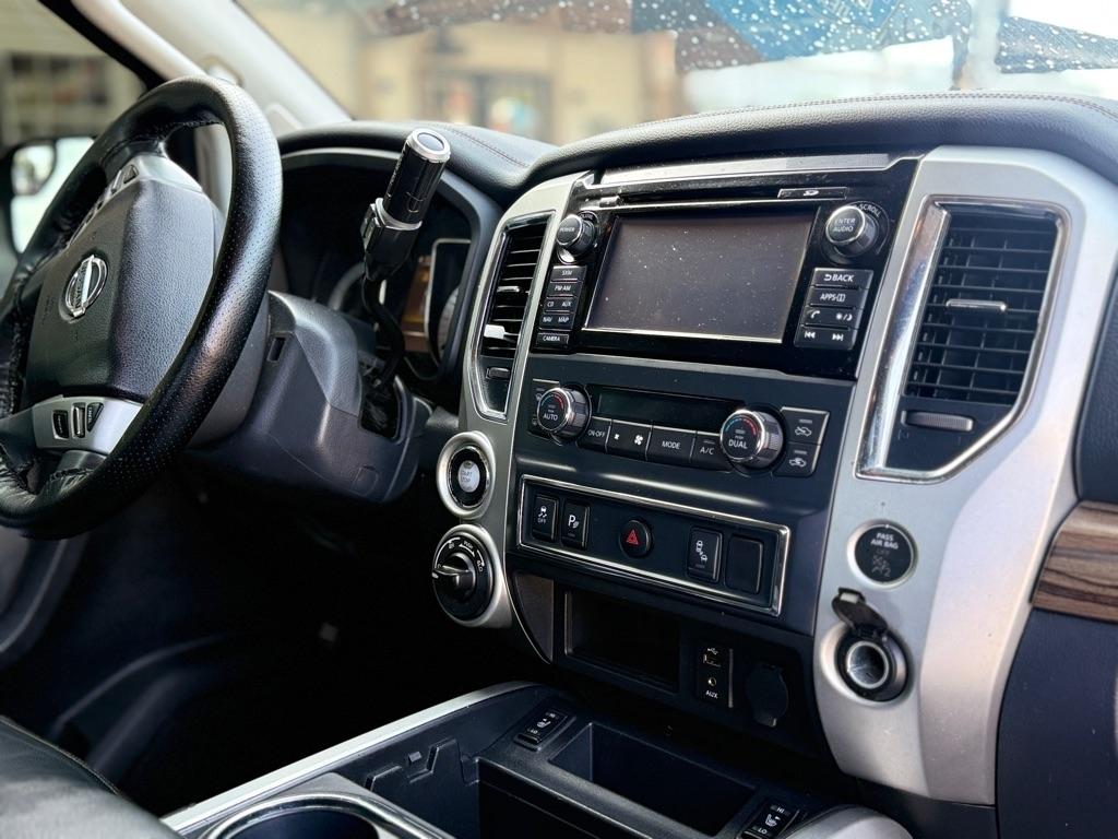 Nissan Titan 4x2 Crew Cab SV 2019