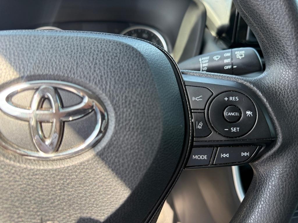 Toyota RAV4 LE FWD (Natl) 2019