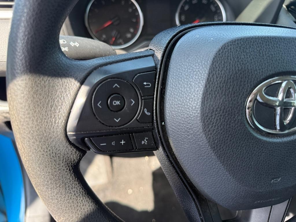Toyota RAV4 LE FWD (Natl) 2019