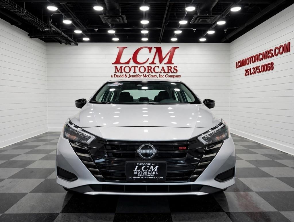 Nissan Versa SR CVT 2024