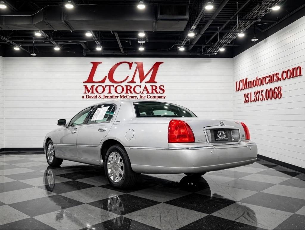 Lincoln Town Car 4dr Sdn Ultimate 2004