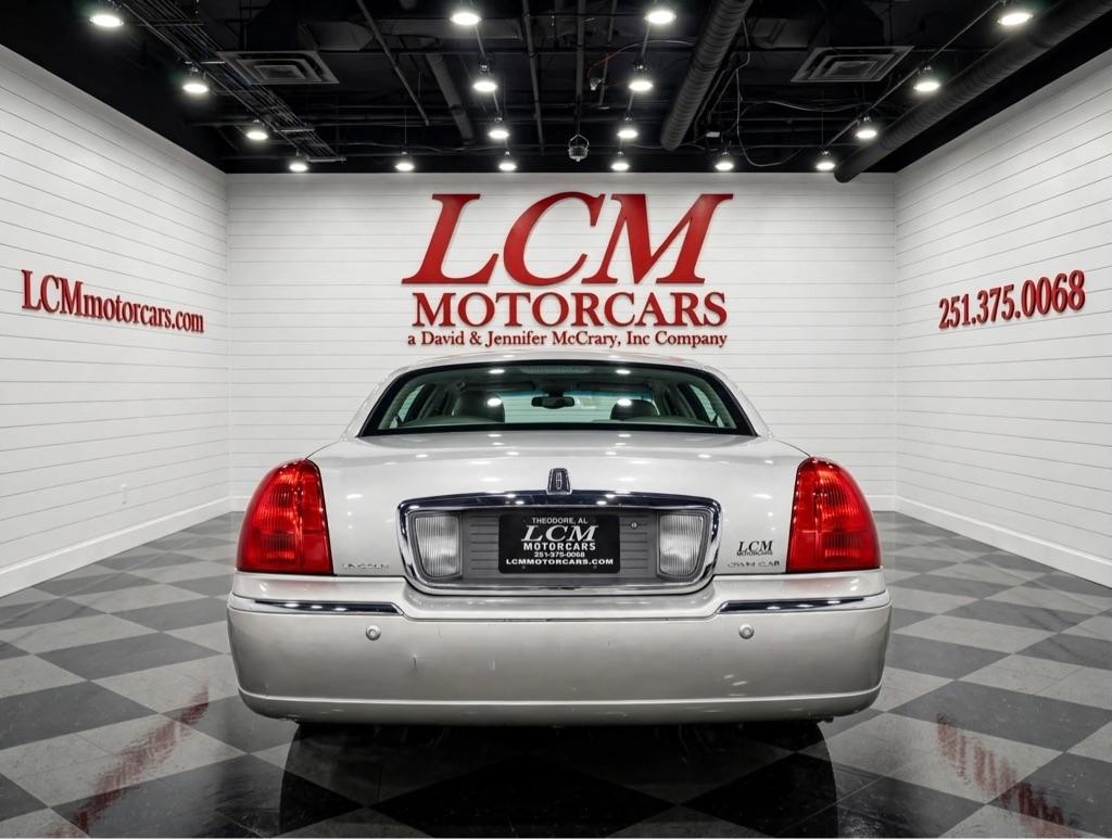 Lincoln Town Car 4dr Sdn Ultimate 2004