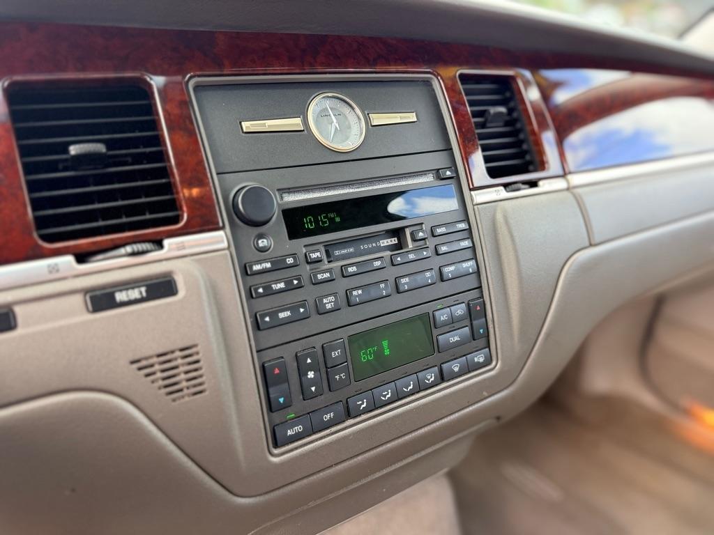 Lincoln Town Car 4dr Sdn Ultimate 2004