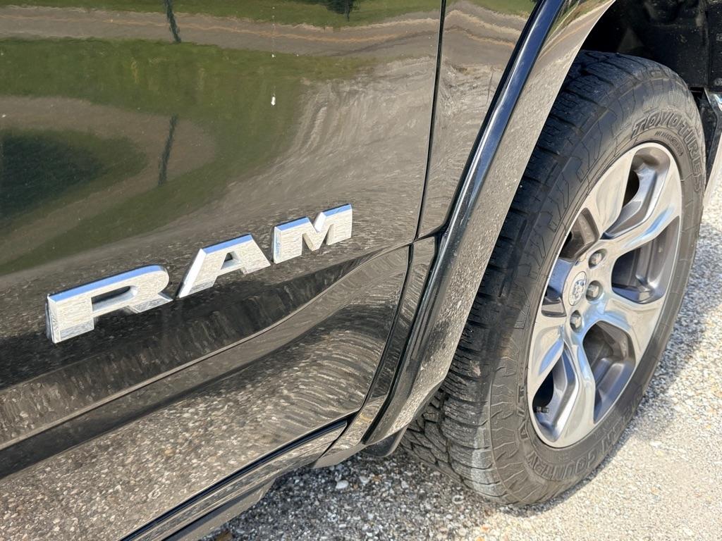 RAM 1500 Laramie 4x2 Crew Cab 5'7" Box 2021