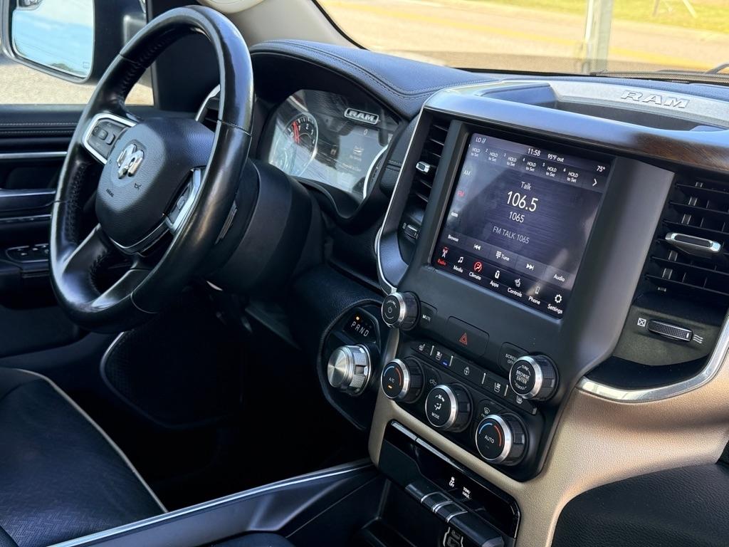 RAM 1500 Laramie 4x2 Crew Cab 5'7" Box 2021