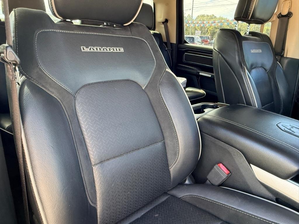 RAM 1500 Laramie 4x2 Crew Cab 5'7" Box 2021