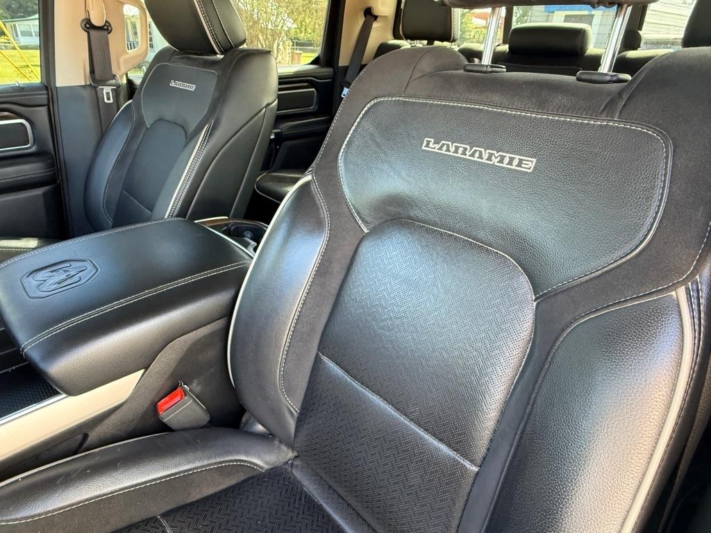 RAM 1500 Laramie 4x2 Crew Cab 5'7" Box 2021