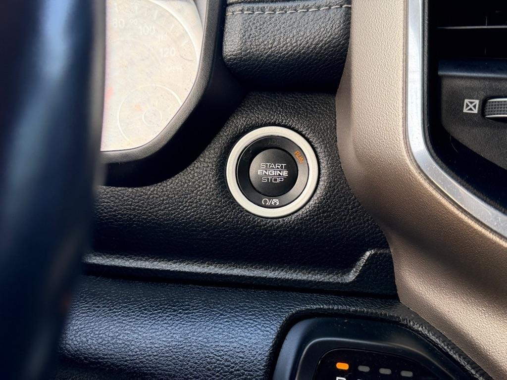 RAM 1500 Laramie 4x2 Crew Cab 5'7" Box 2021