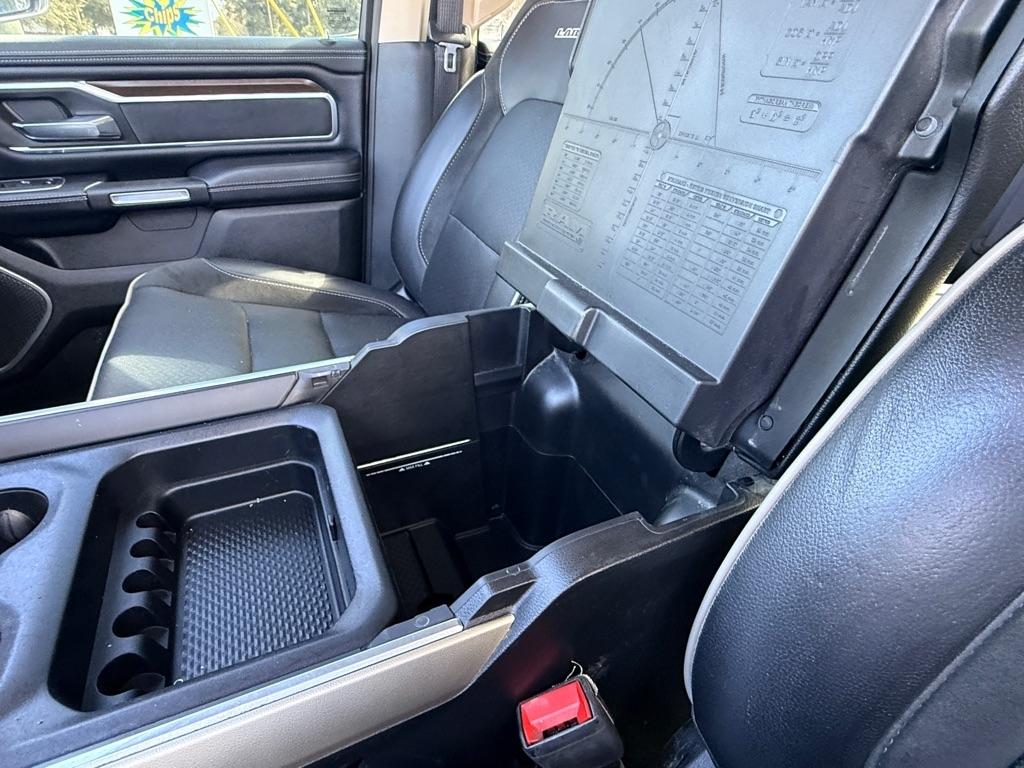 RAM 1500 Laramie 4x2 Crew Cab 5'7" Box 2021