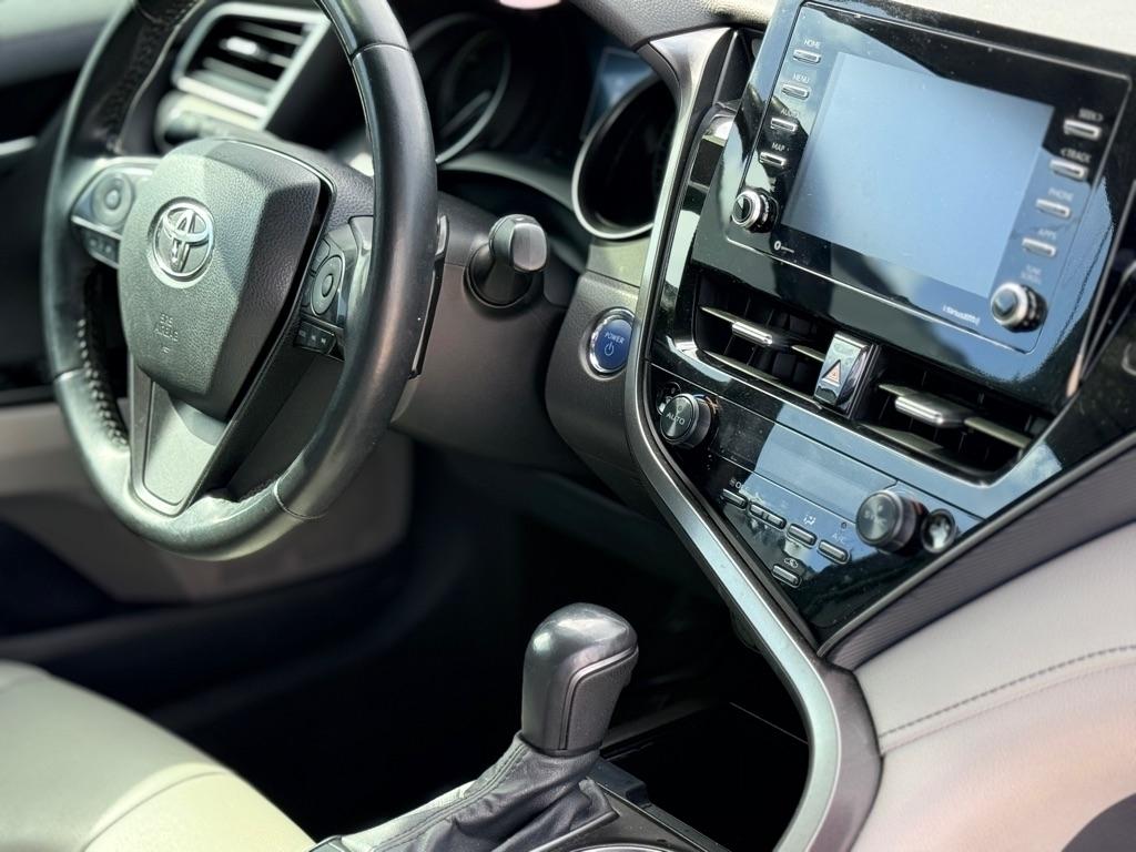 Toyota Camry Hybrid SE CVT (Natl) 2023
