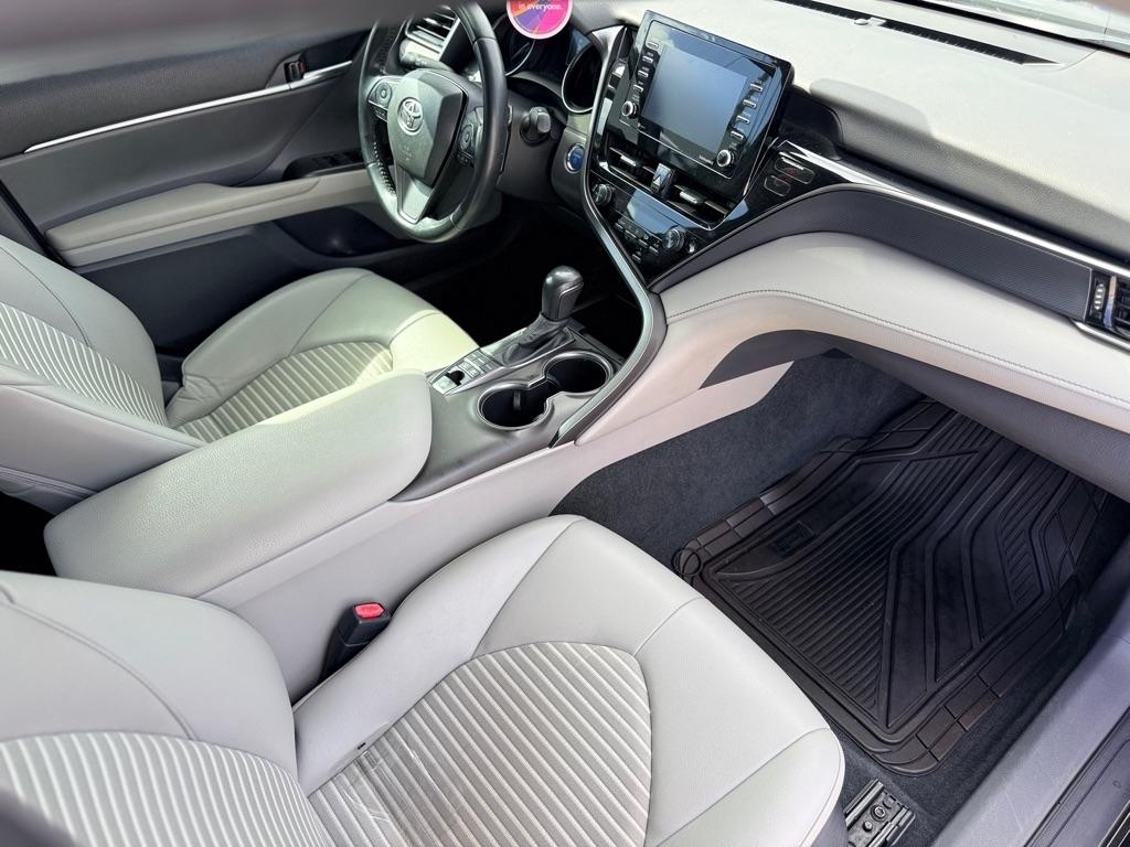 Toyota Camry Hybrid SE CVT (Natl) 2023
