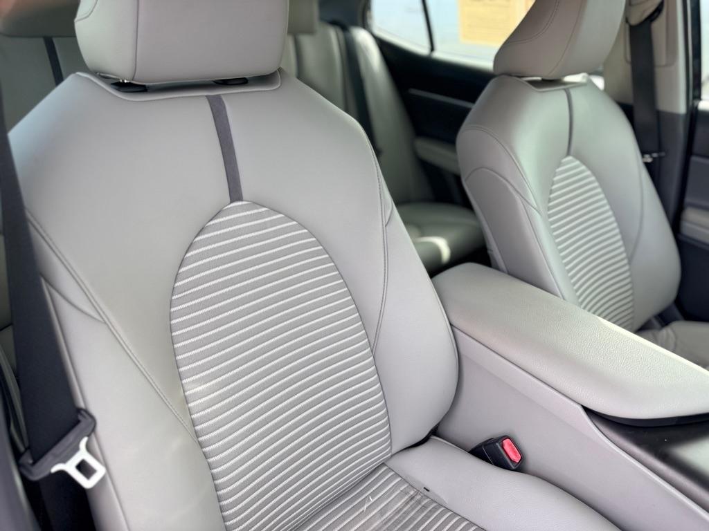Toyota Camry Hybrid SE CVT (Natl) 2023